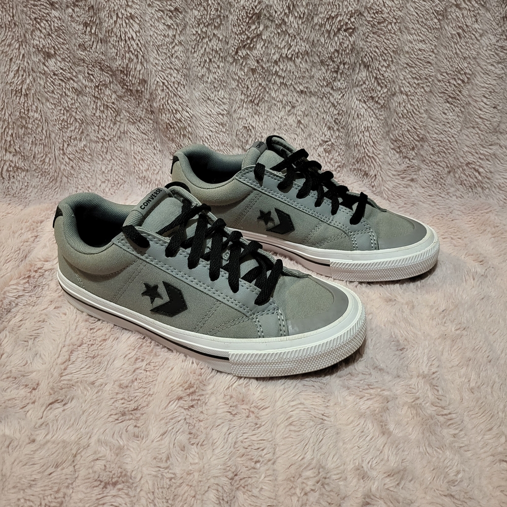 New Men's or Women's Converse Black and Gray Sneakers Size 6. Womens Size 7.5